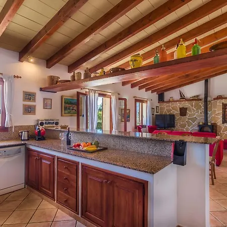 El Clos Villa